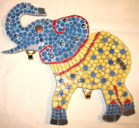ELEPHANT CLOWN AVEC CROCHETS